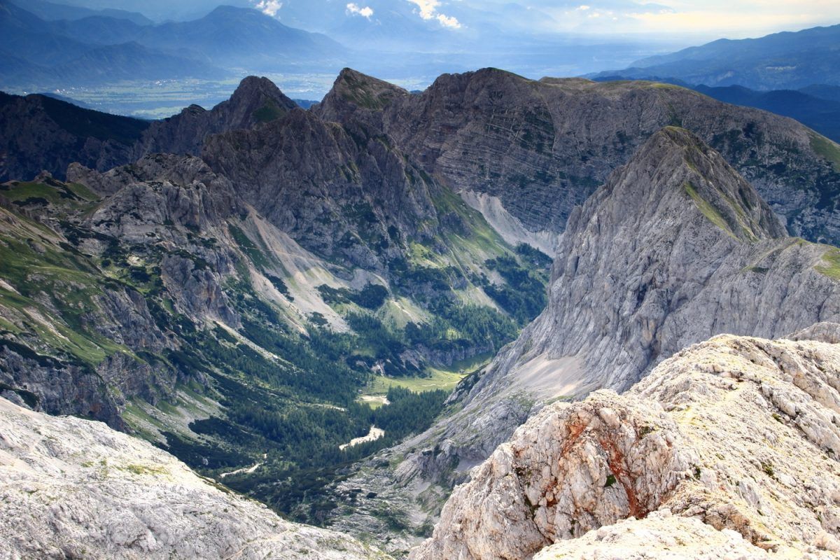 Valle Trekking Alpes Julianos Eslovenia senderismo subida ascension triglav