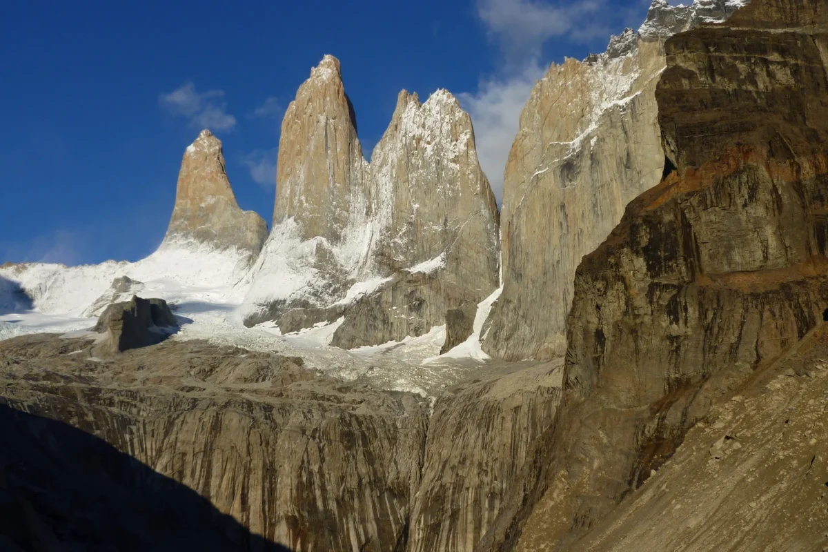 torres-del-paine-desde-el-mirador-base-torres-chile_1800x1200 nomadatrek_trekking patagonia