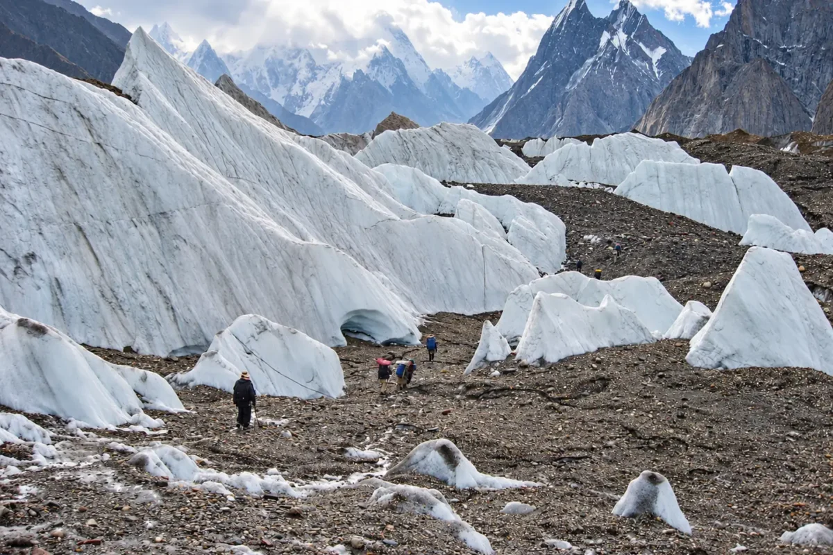 03-pakistan-trekking-glaciar-baltoro-pinaculos-hielo-1440x960